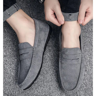 Mocassins gris en daim souple pour homme