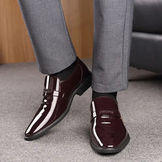 Mocassins marron en cuir vernis pour homme